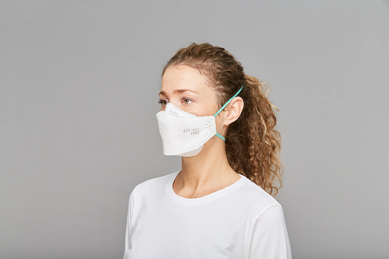 BLS-670 | FFP2 respirator | Side View